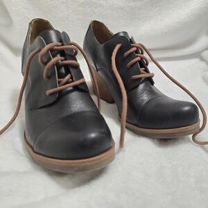 Korks Women's Black Leather Lace Up  Chunky Oxford Bootie- Size 6.5
